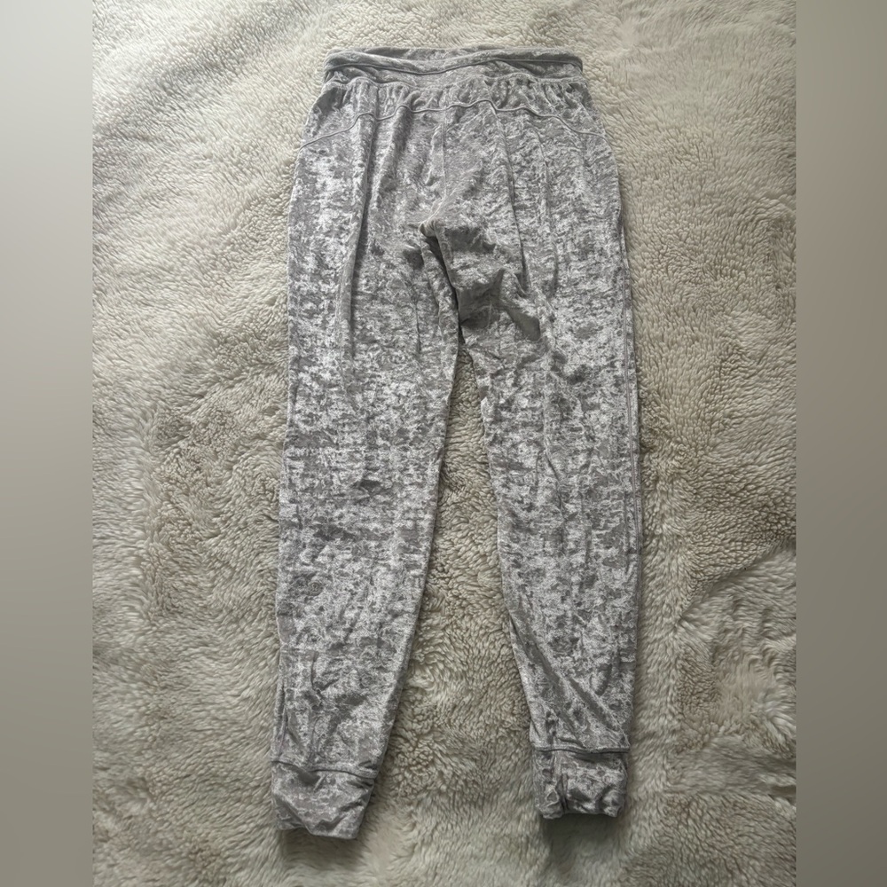 Lululemon Ready To Crush High Rise Velvet Joggers in Chrome Size 6 - Picture 9 of 11